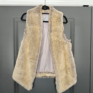 Chic Cream Faux Fur Vest